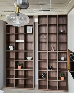 Višenamjenski poličar